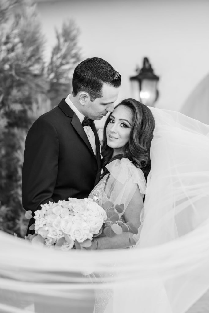 Black and white photo of New Jersey bride and groom