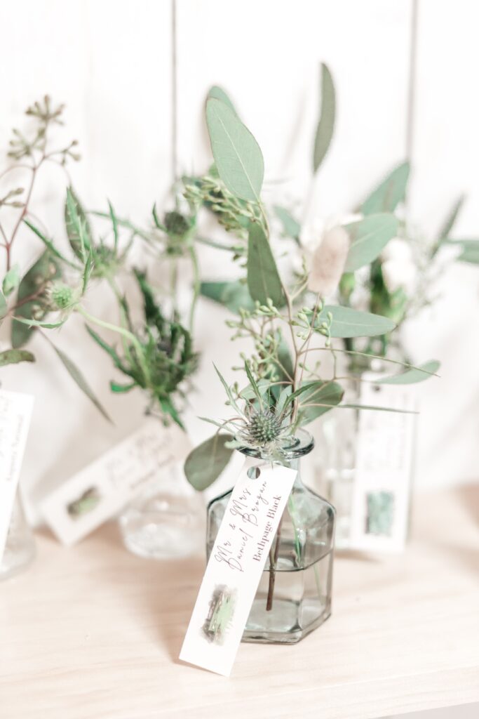 Flower seating chart with bud vases