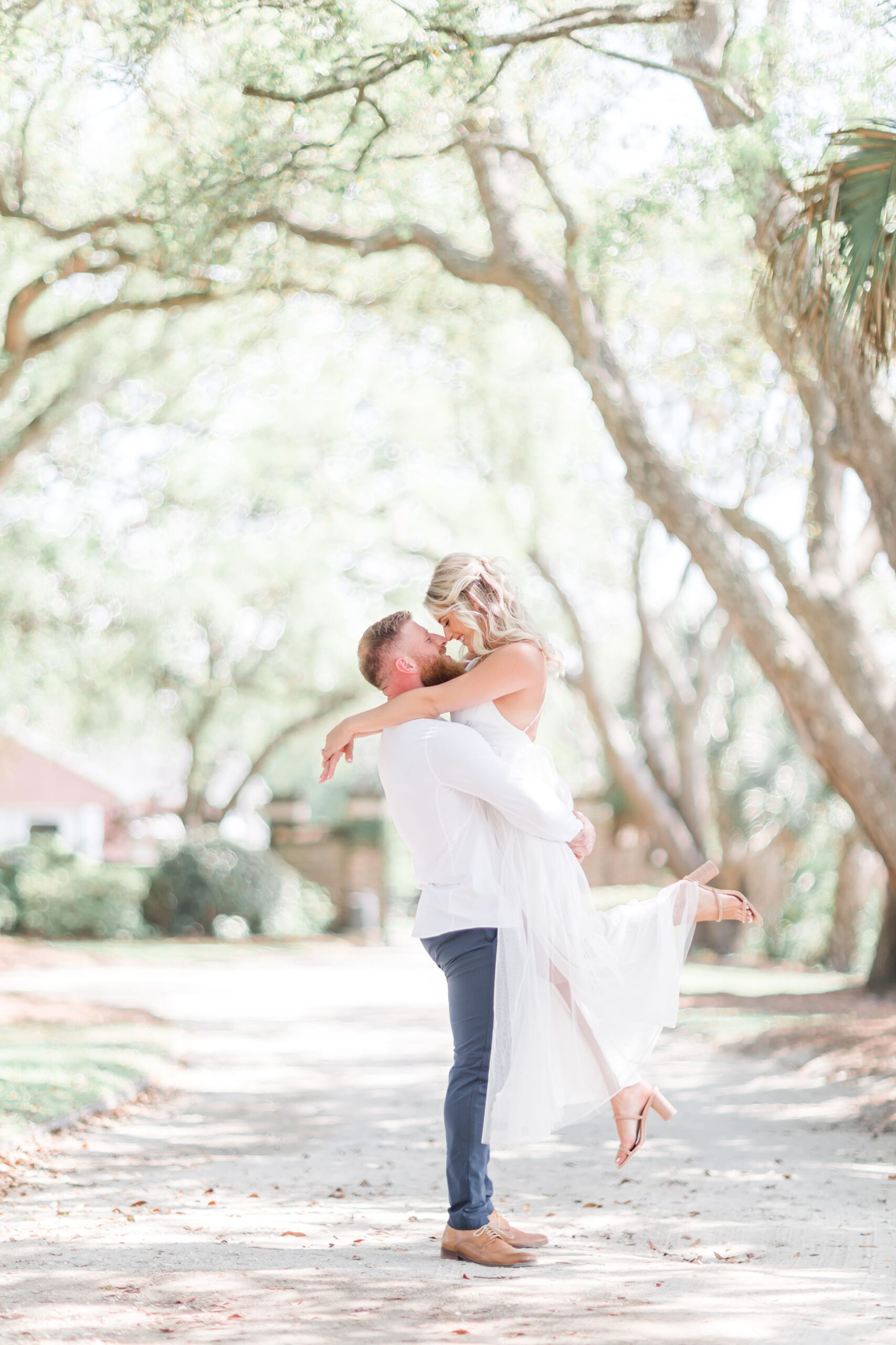 Charleston engagement session at Lowndes Grove