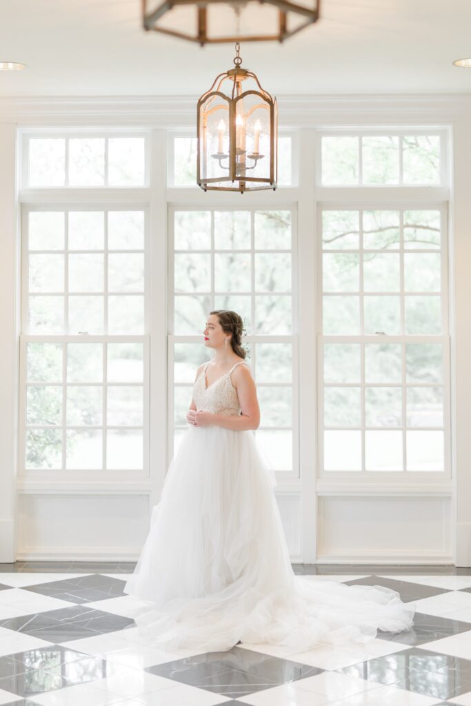 Bride in lace and tulle dress
